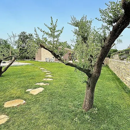 2 Bedroom Stunning In